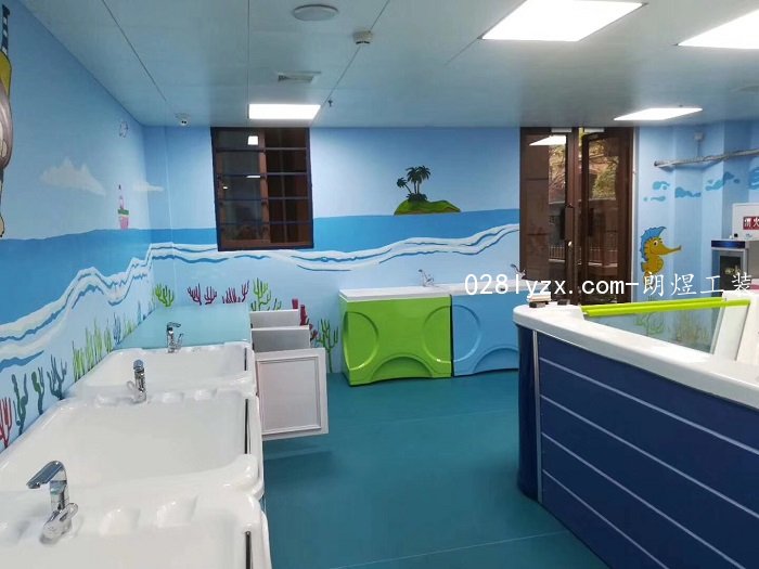 母嬰店內一側洗手池